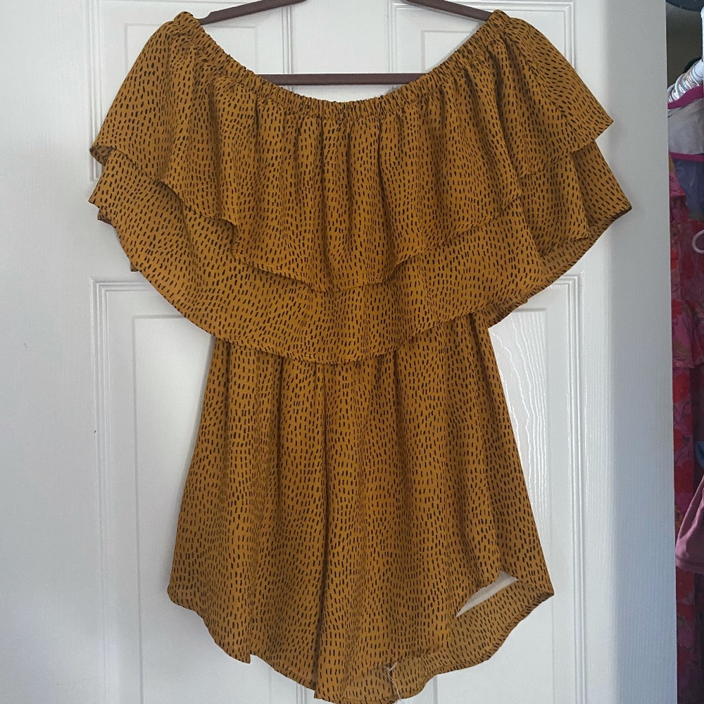 Vestique ruffle off-shoulder romper